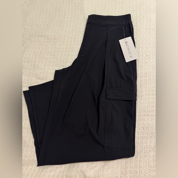 Athleta Pinnacle High Rise Cargo Trousers NWT in Black - Picture 8 of 9